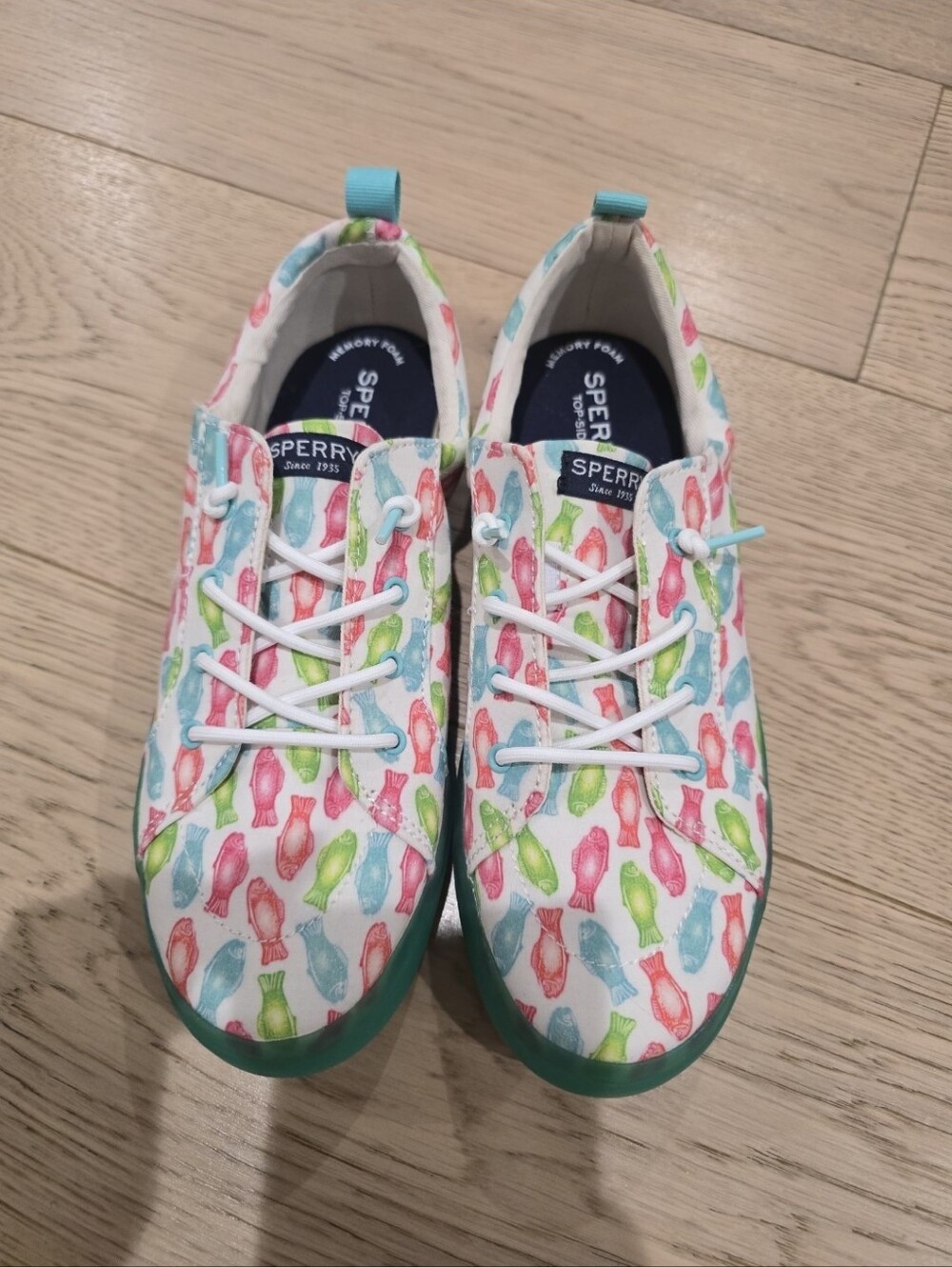 New Men Sperry White Sneakers with Pink, Green & Blue Fish Print